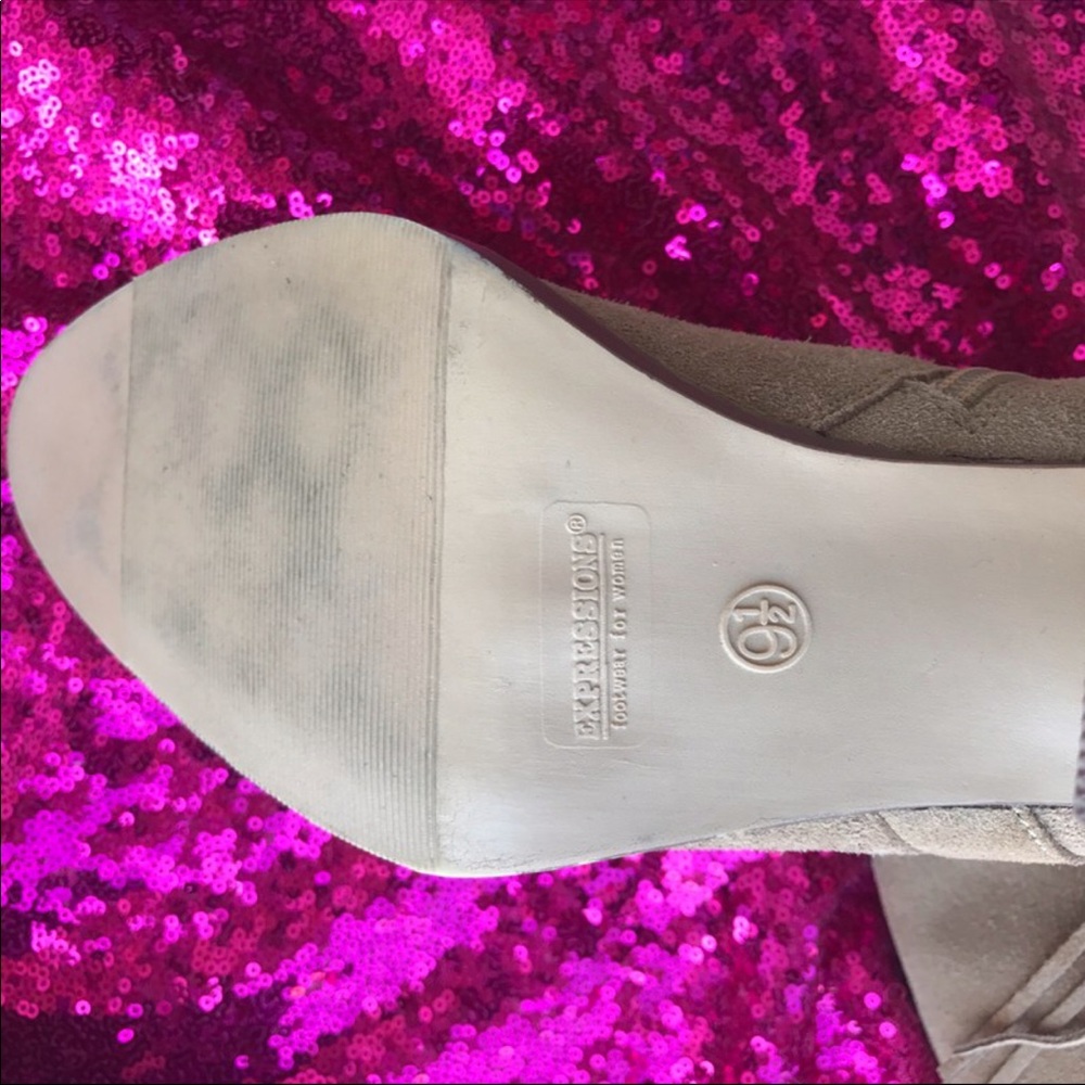 Expressions tan boots